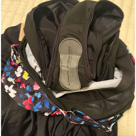 Bloomchic Floral Print Keyhole Pockets Swim Romper NEW NWT - Picture 12 of 12